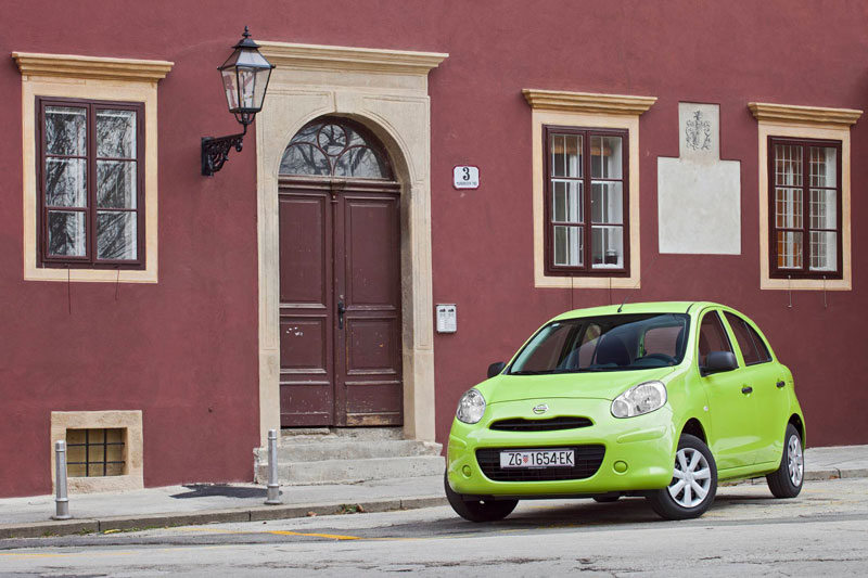 Rouler en Nissan Micra 