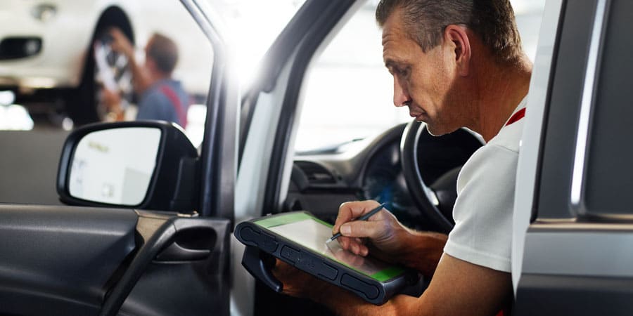 Le contrôle technique effectué sur une voiture étrangère