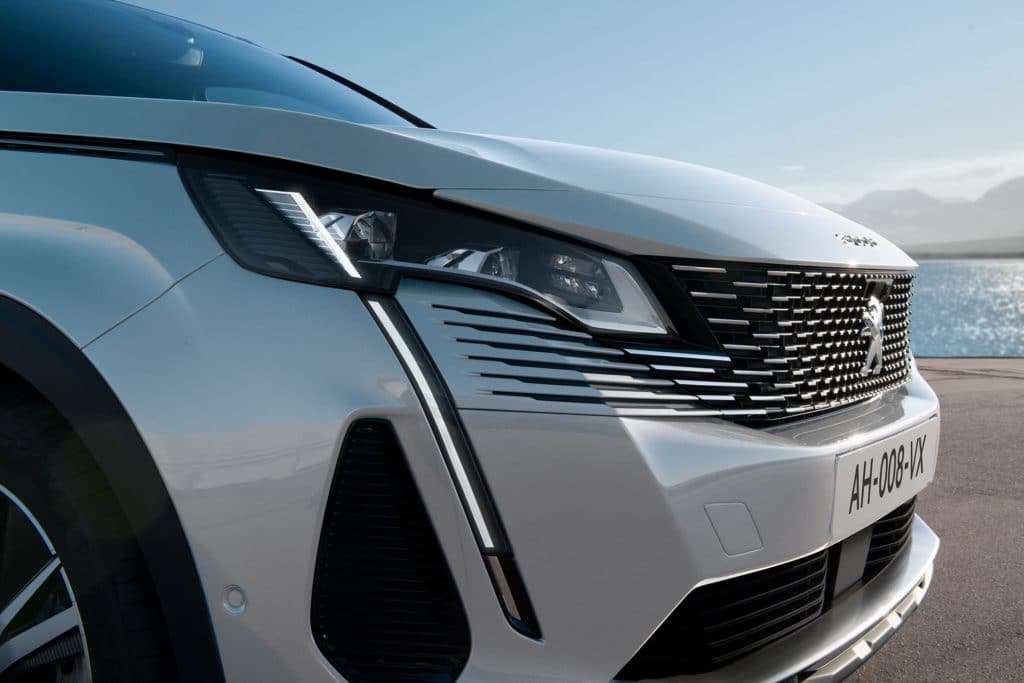 Peugeot 3008 restylé 2020 calandre