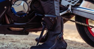 Des bottes de moto adaptée à la conduite en 2 roues