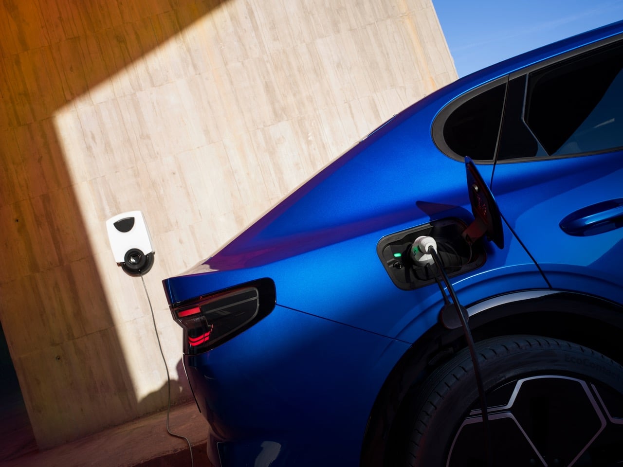 Le Ford Capri 2024 en train de recharger