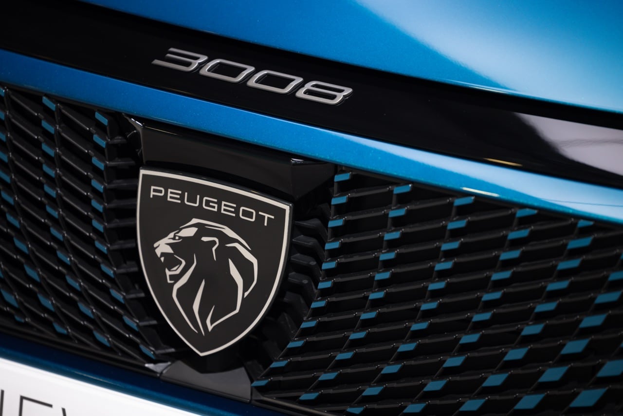 Peugeot E-3008 Long Range logo