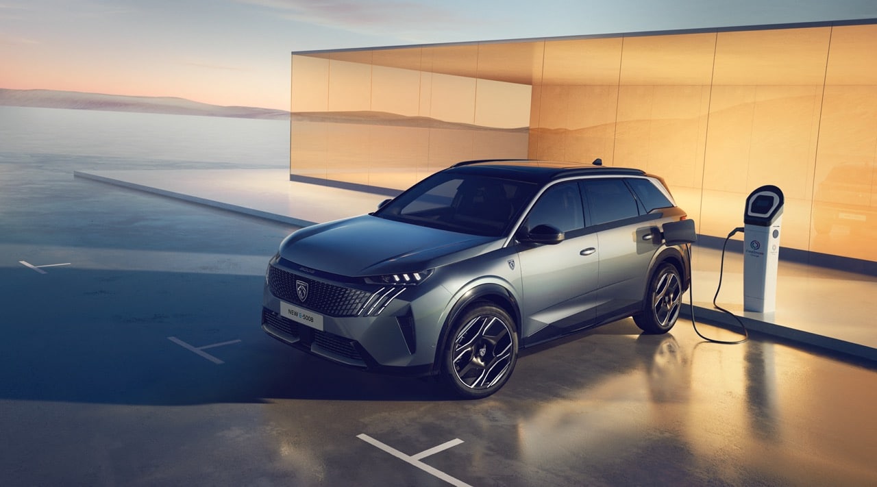 Peugeot E-5008 Long Range charge